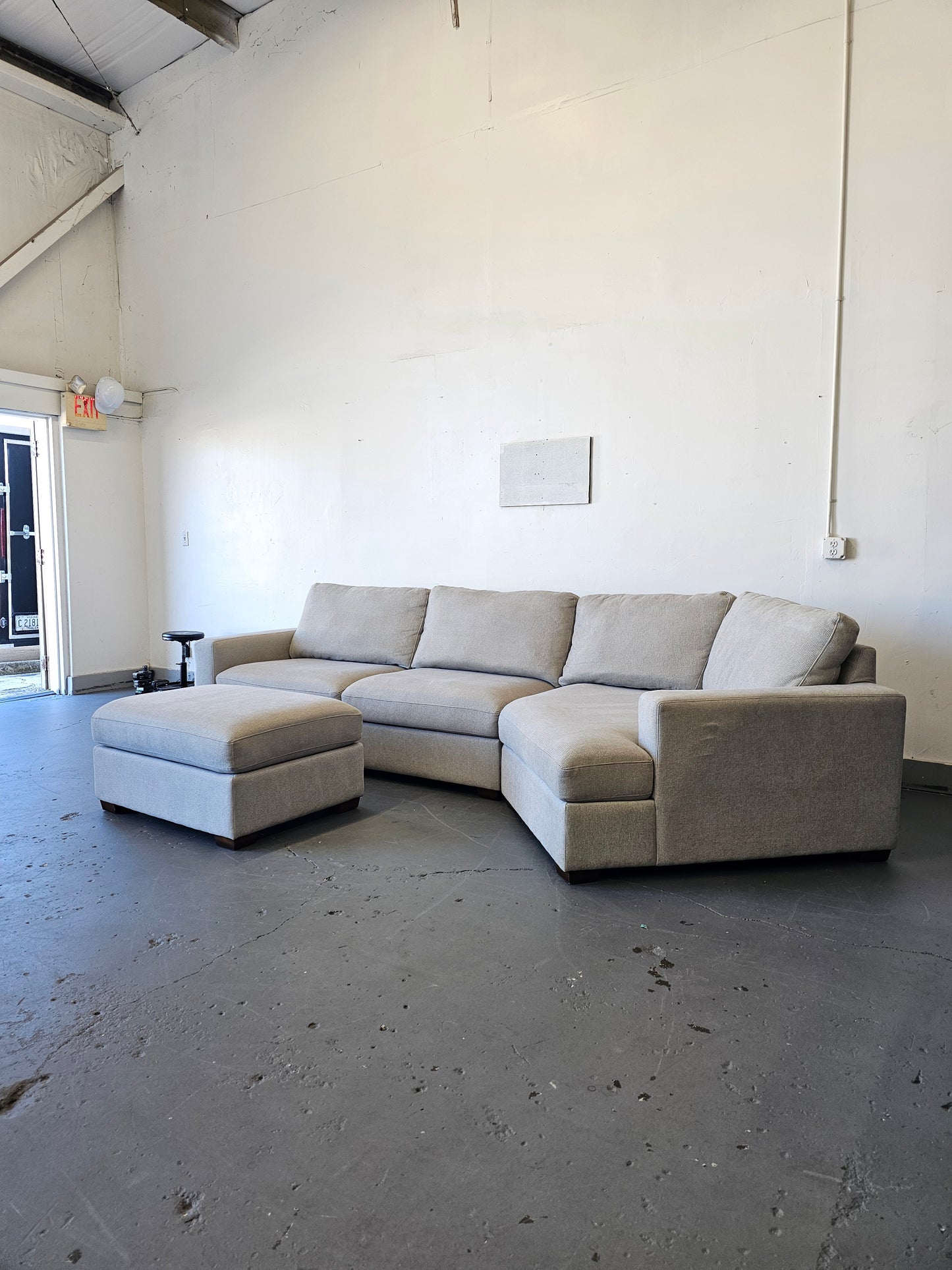 Thomasville Ezra Fabric Sectional with Ottoman