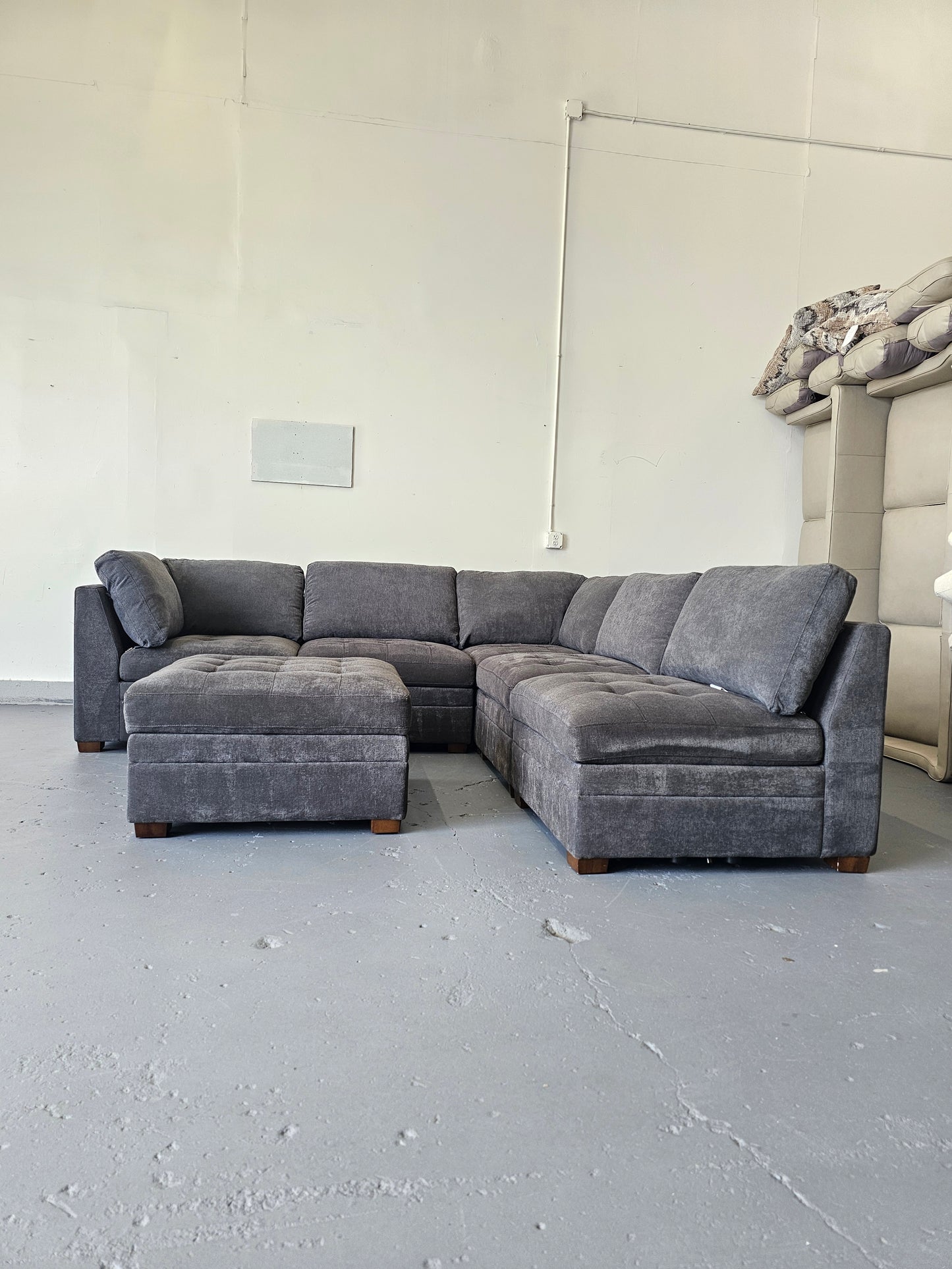 Thomasville Tisdale Dark Grey