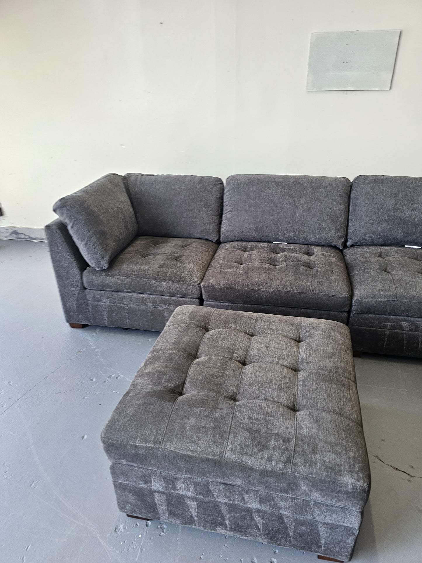 Thomasville Tisdale Dark Grey