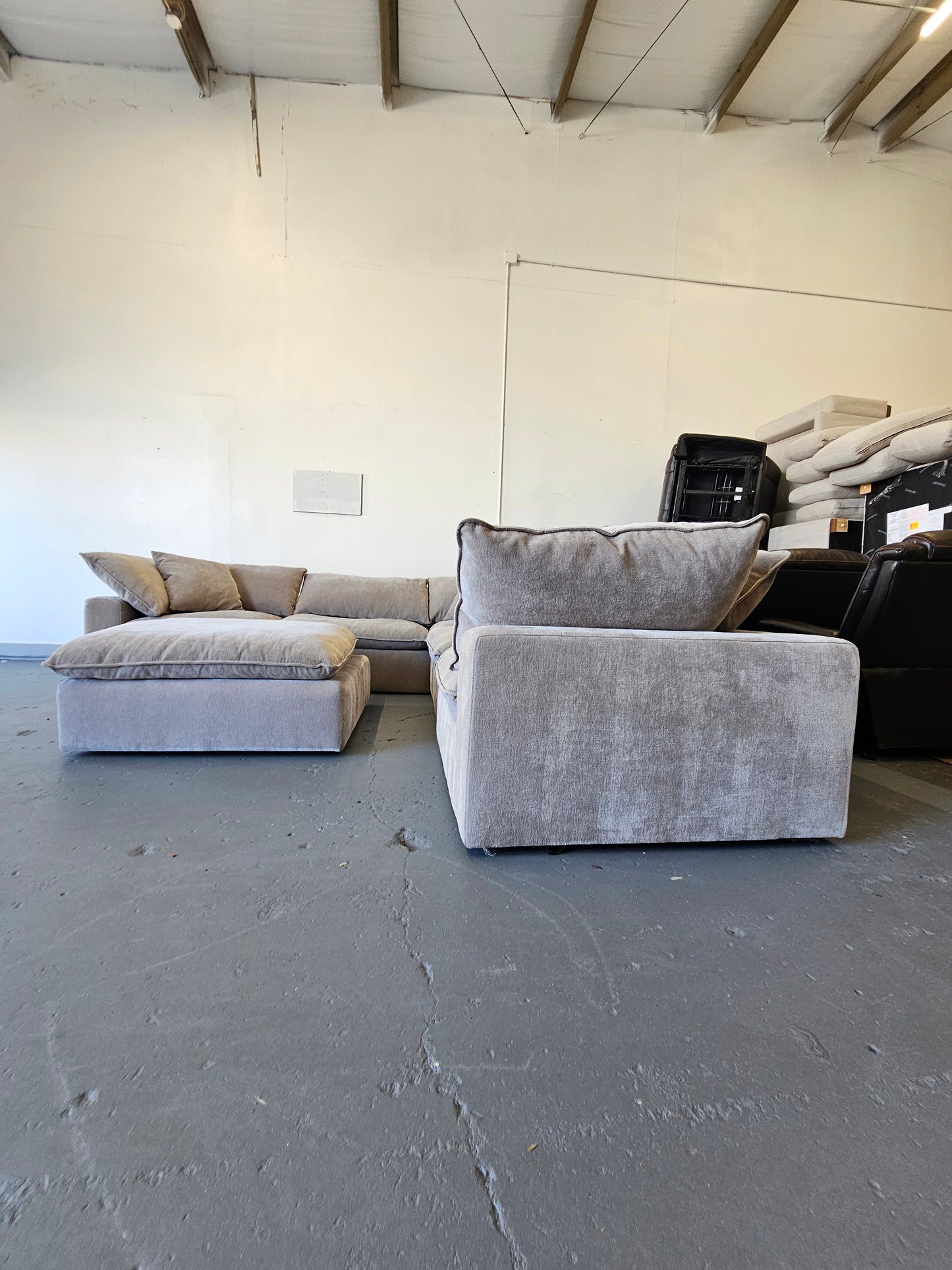 Sereen 6 piece Fabric Sectional