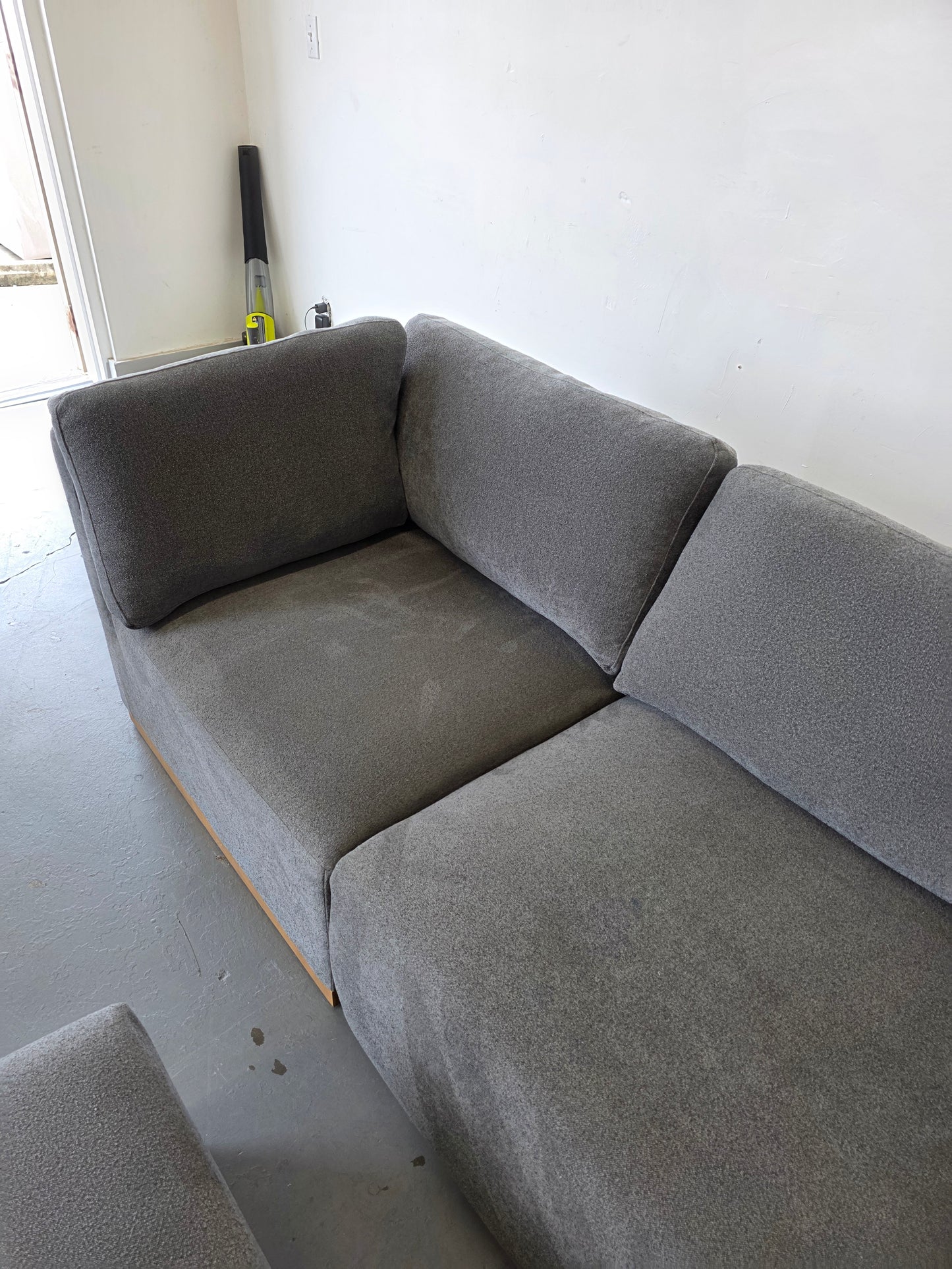 Henredon Murphy Fabric Modular Sectional with Ottoman