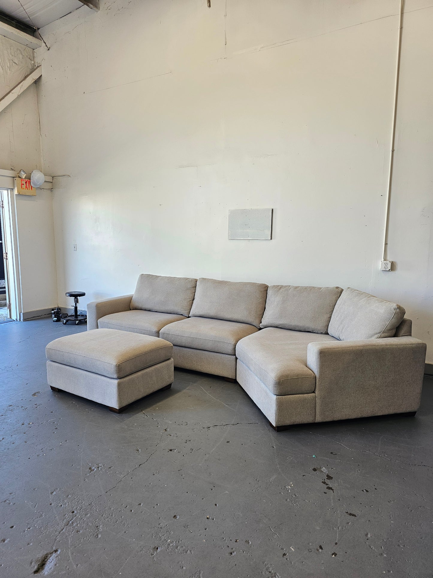 Thomasville Ezra Fabric Sectional with Ottoman