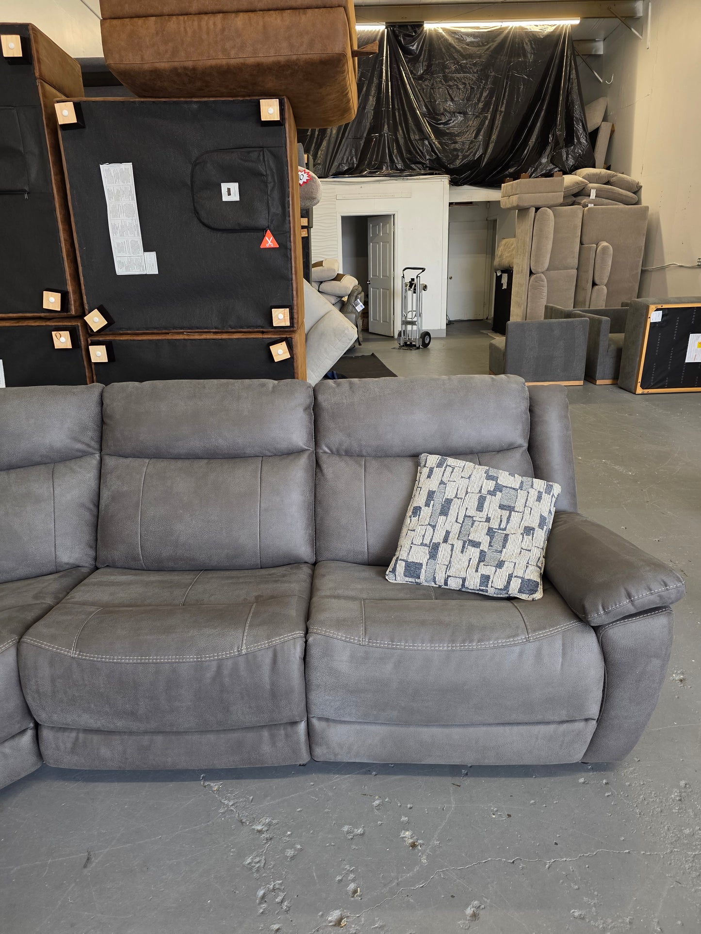 Zakary 6-piece Fabric Power Reclining Sectional With Power Headrests