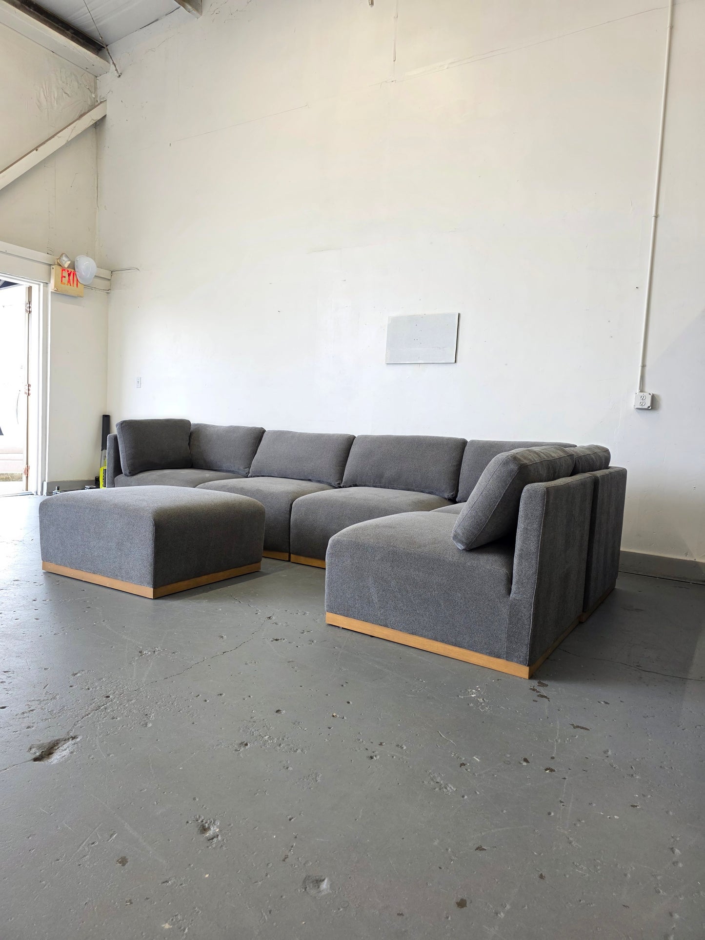 Henredon Murphy Fabric Modular Sectional with Ottoman