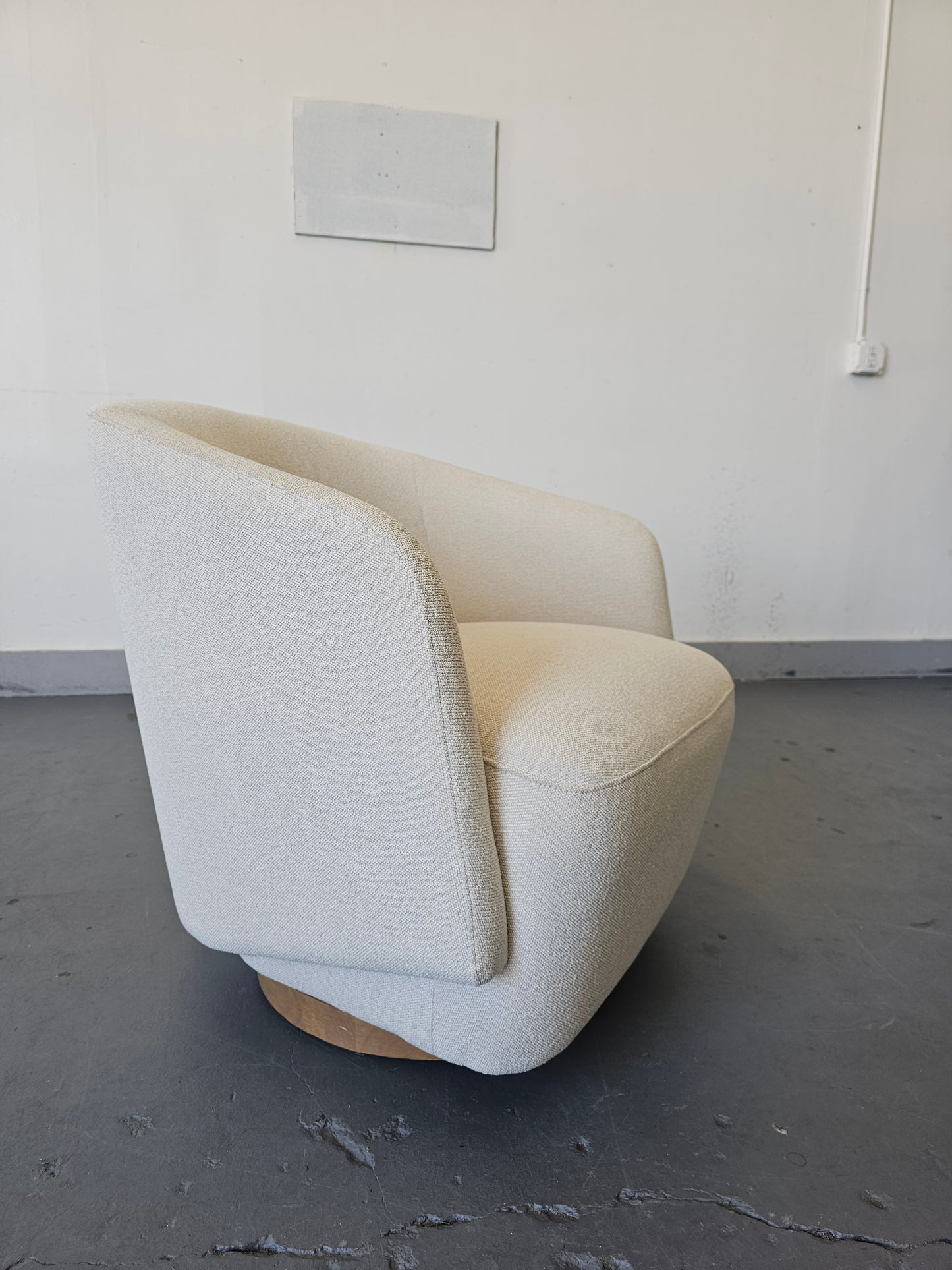 Henredon Murphy Swivel Boucle Chair
