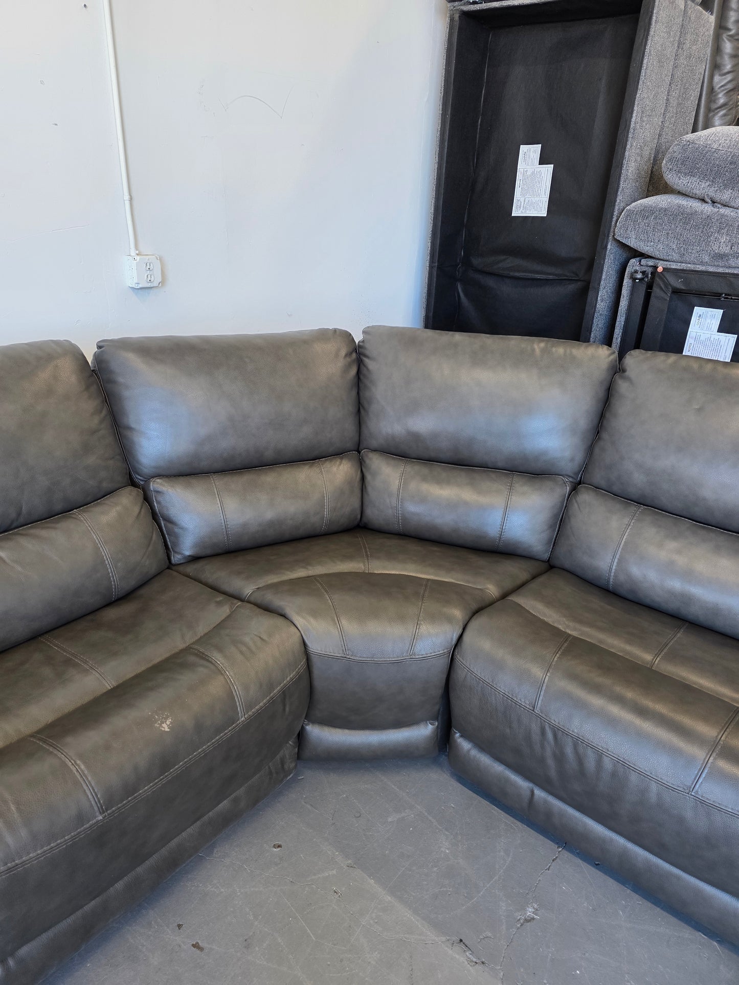 Lauretta 6-piece Leather Power Reclining Sectional with Power Headrests
