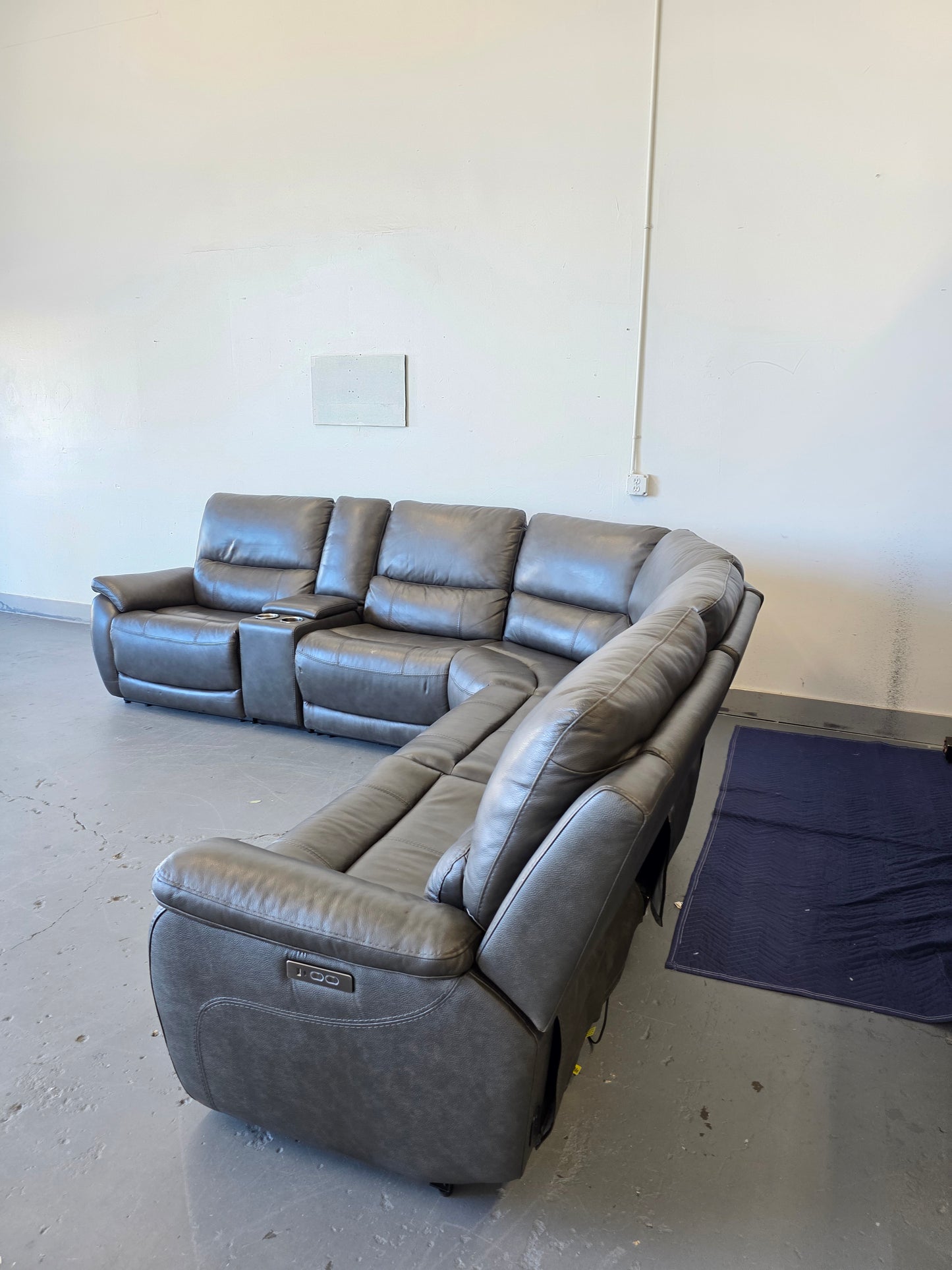 Lauretta 6-piece Leather Power Reclining Sectional with Power Headrests
