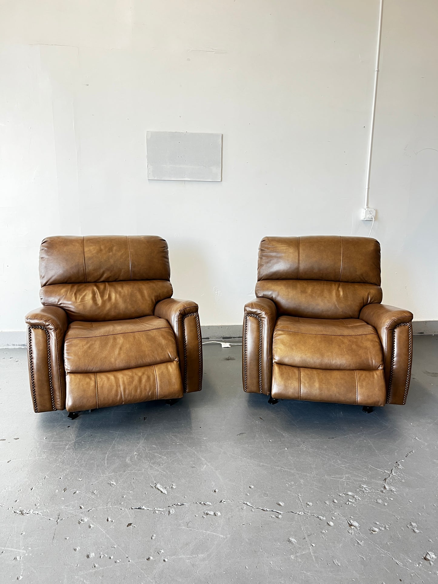 Power Rocker reclining chair with power headrest
