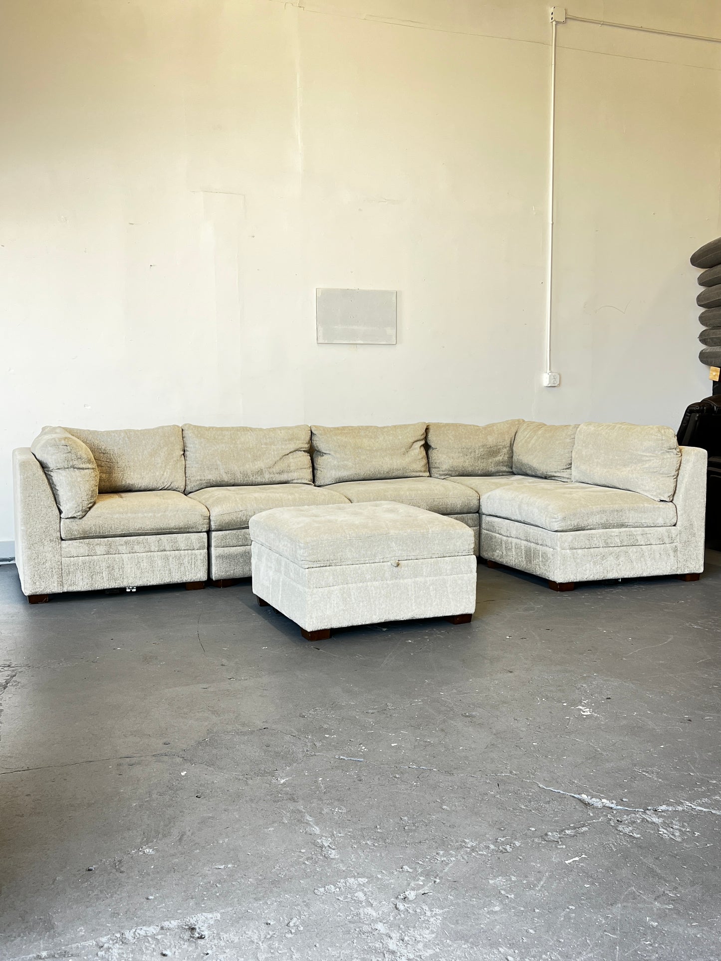 Modular Set and Ottoman