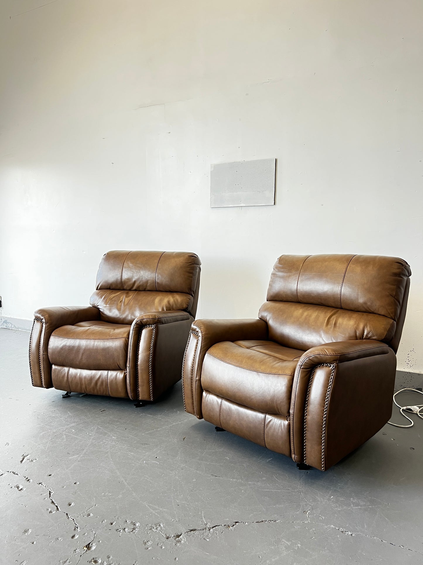 Power Rocker reclining chair with power headrest