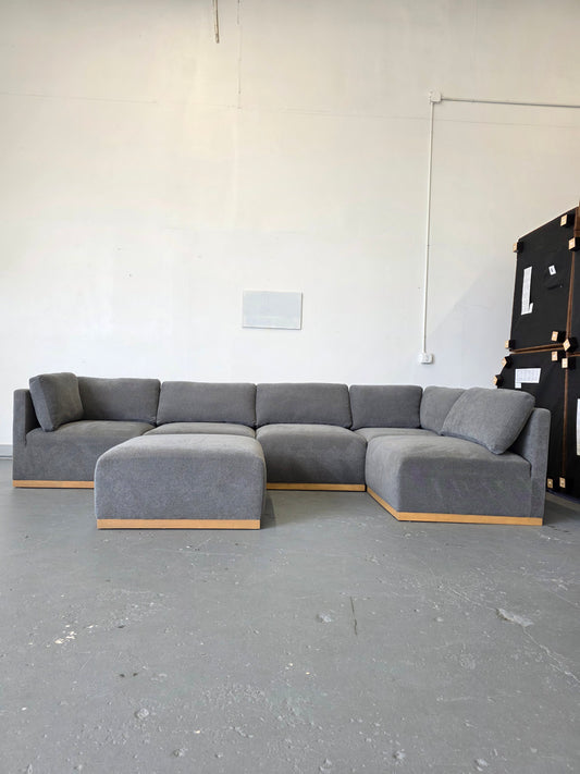 Henredon Murphy Fabric Modular Sectional with Ottoman