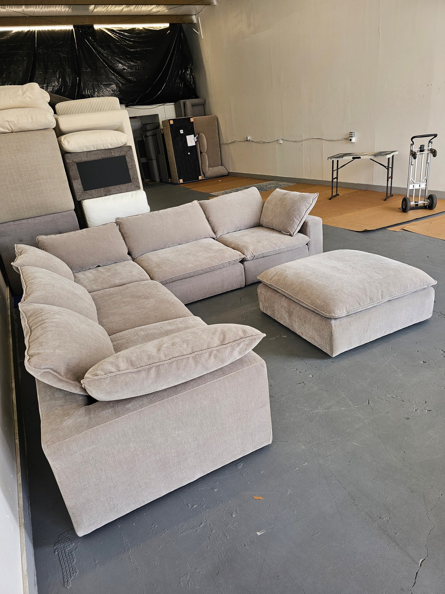 Sereen fabric sectional