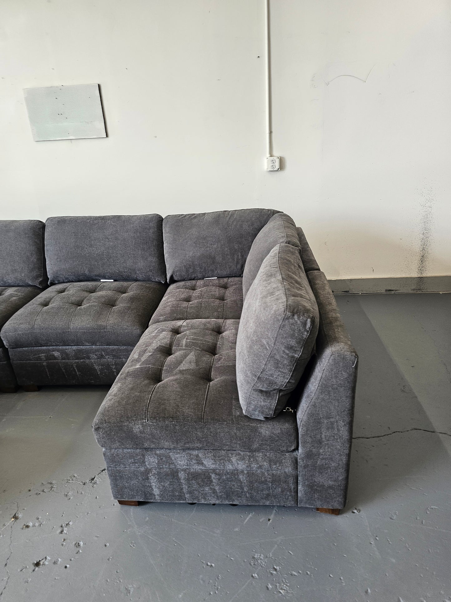 Thomasville Tisdale Dark Grey