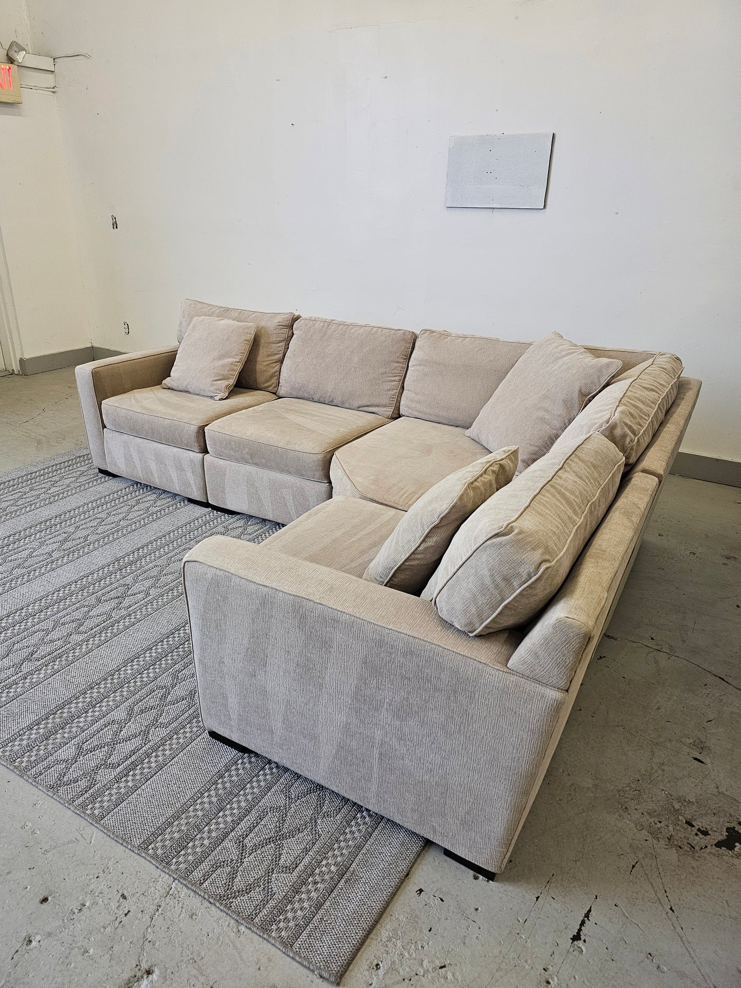 Sectional Couch Reversible ( Refurbished )