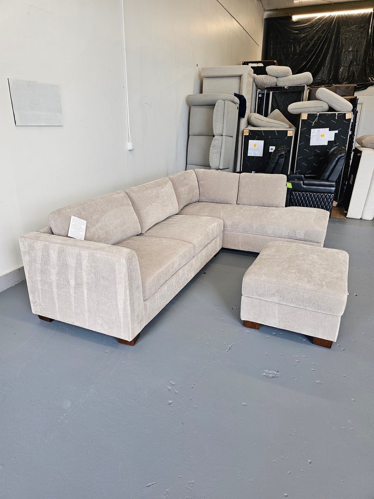 Walsen Sectional with Storage Ottoman