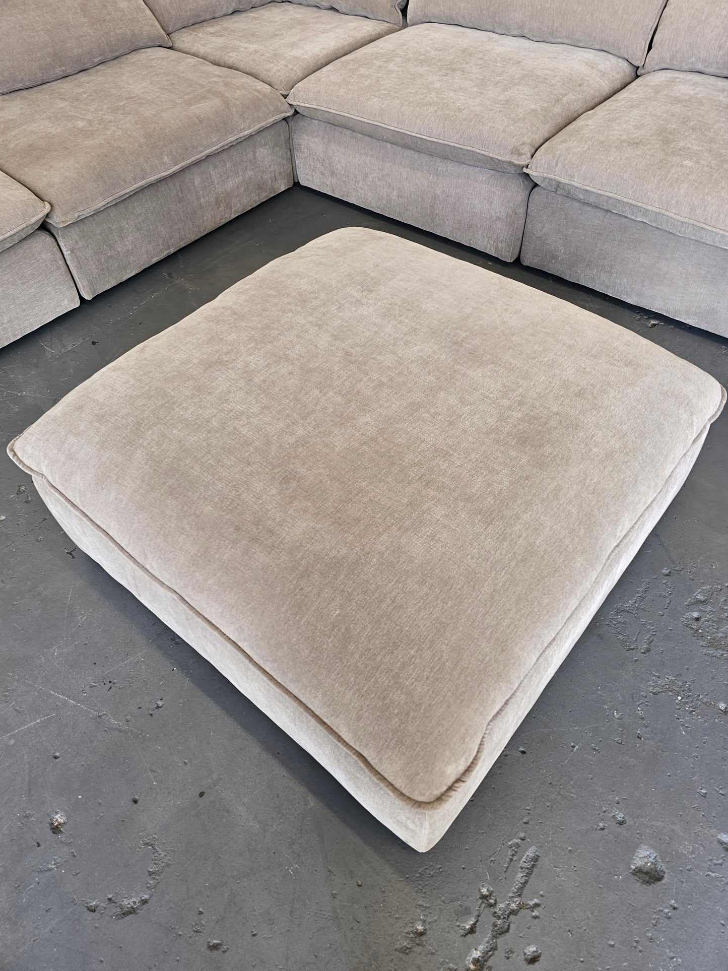 Sereen fabric sectional