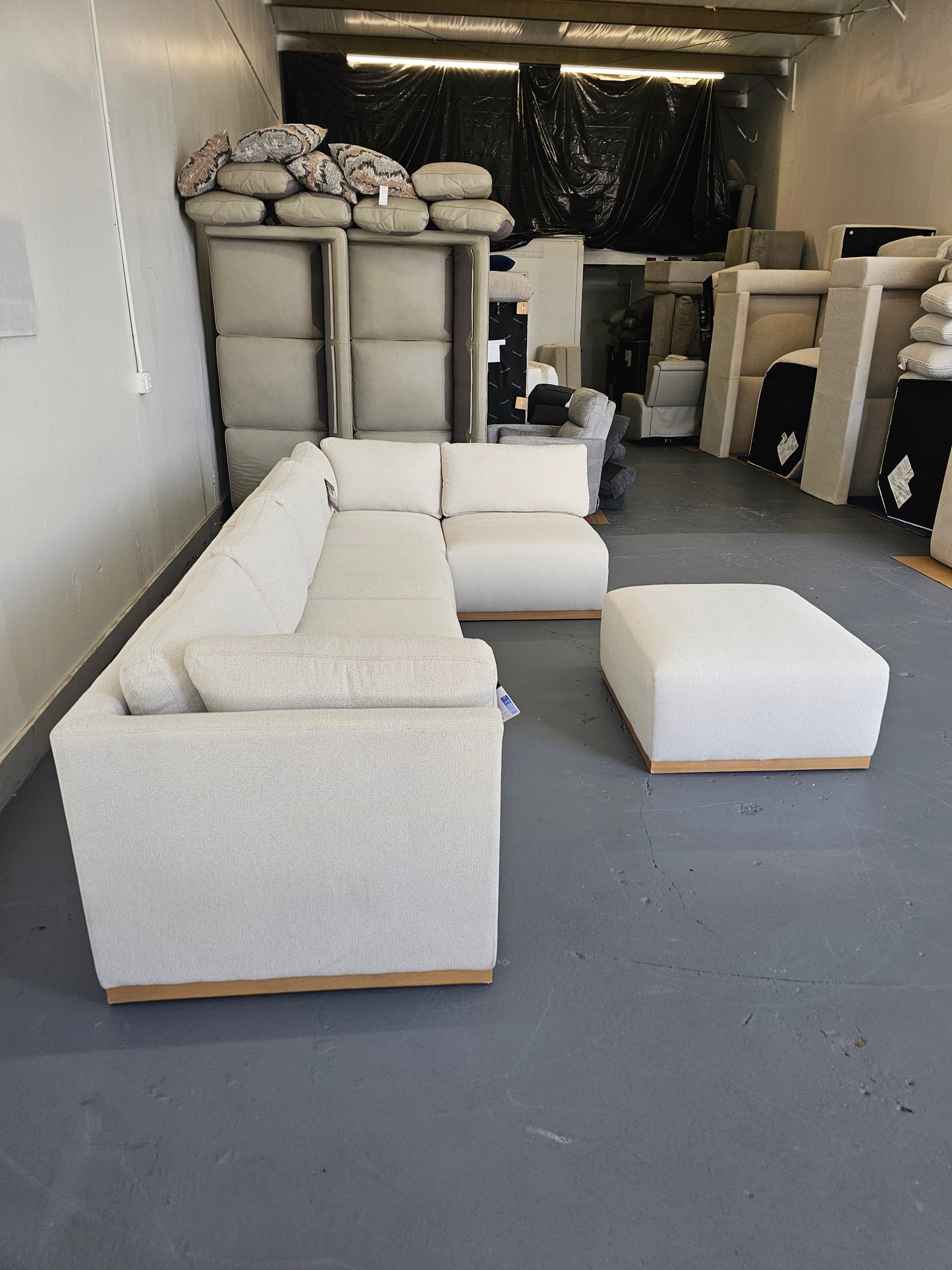 Henredon Murphy Oatmeal Modular Sofa