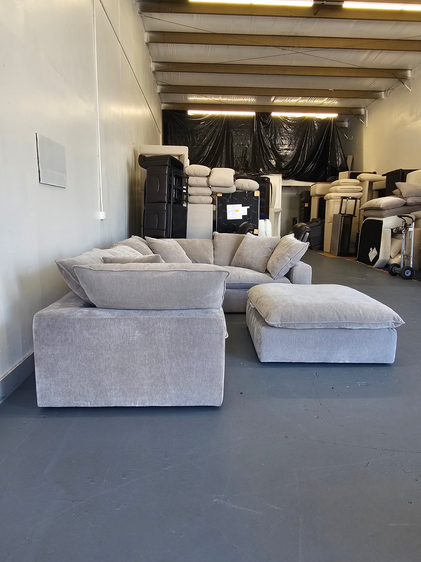 Sereen 6 piece Fabric Sectional