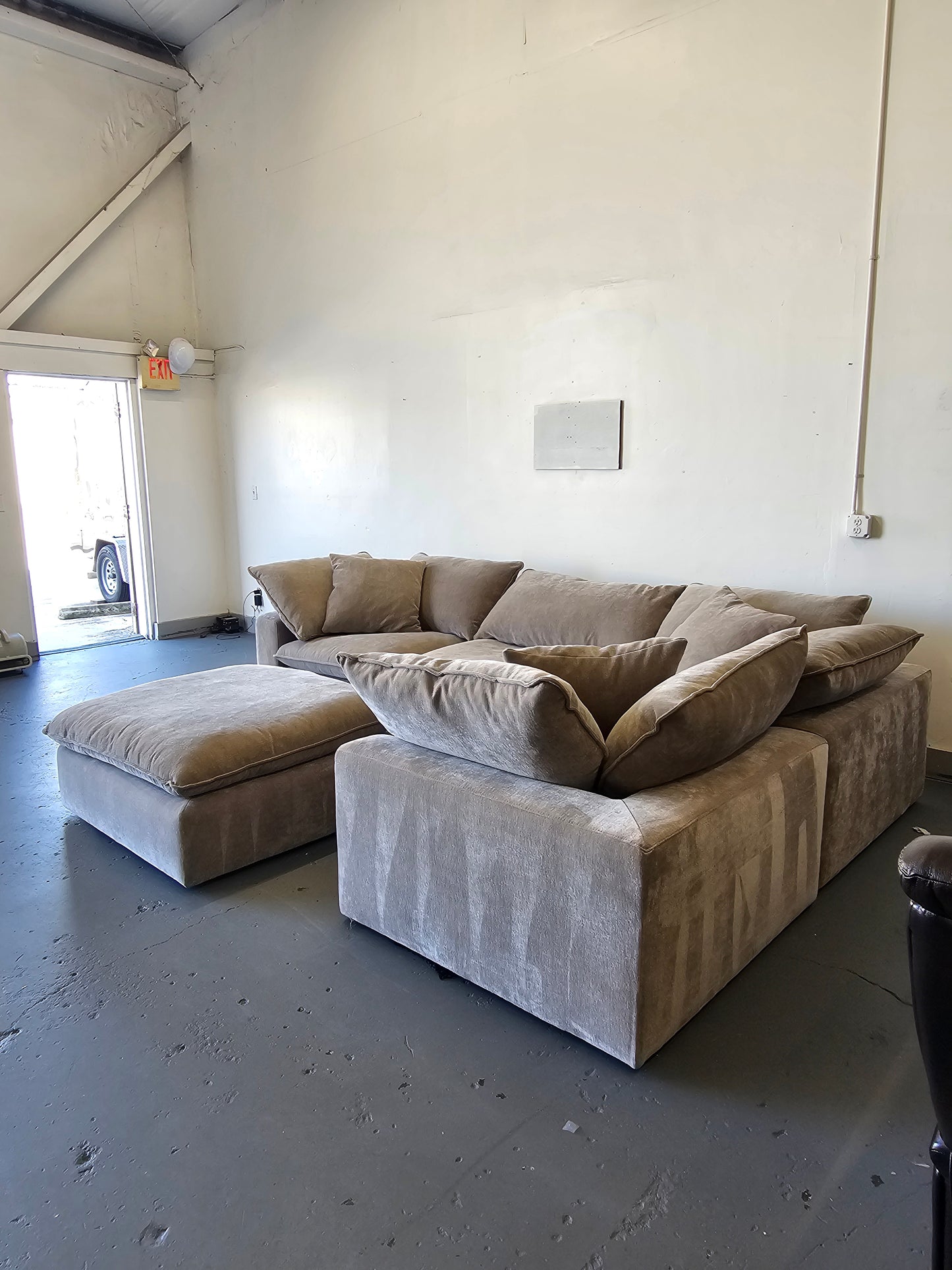 Sereen 6 piece Fabric Sectional