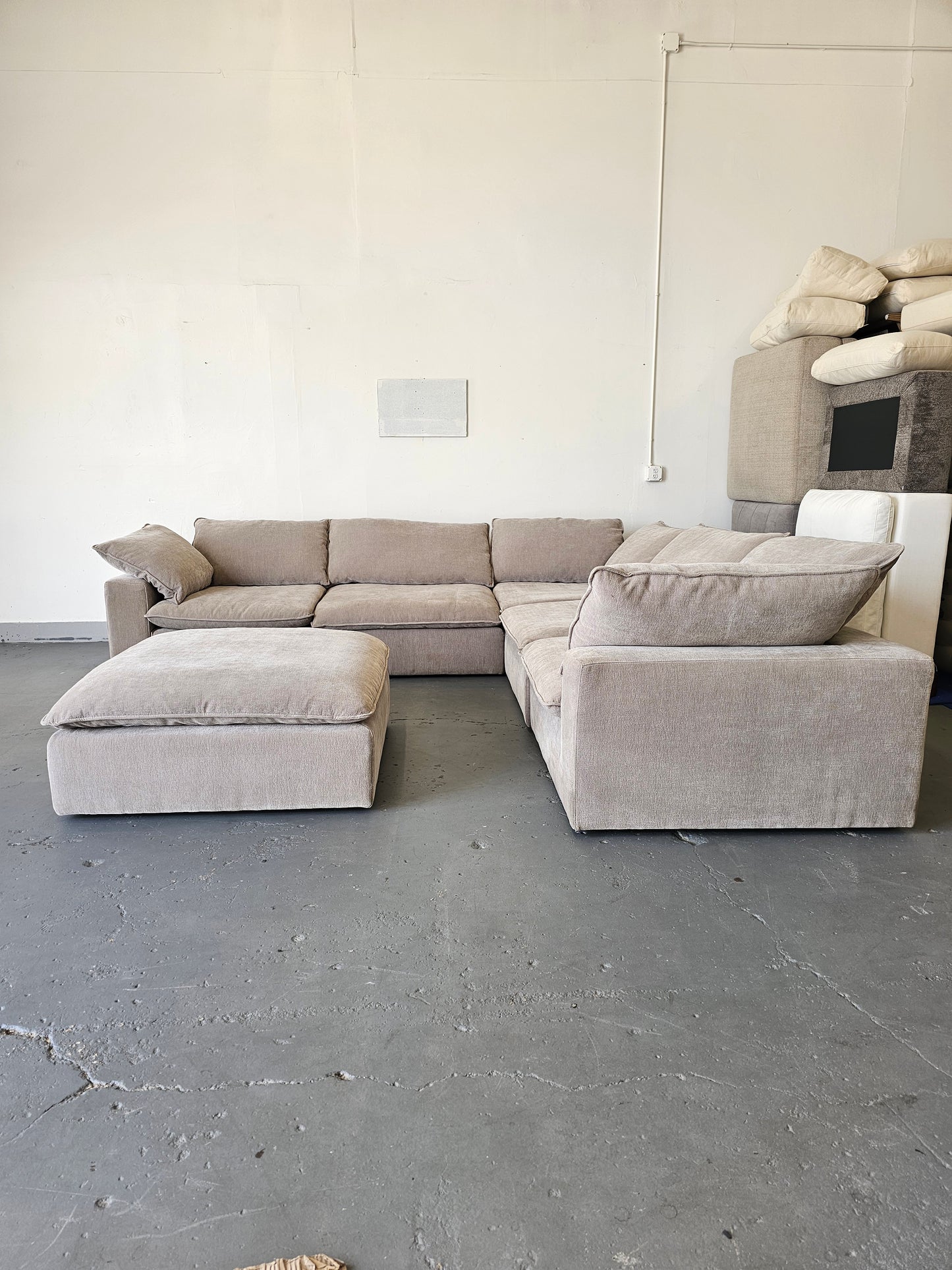 Sereen fabric sectional