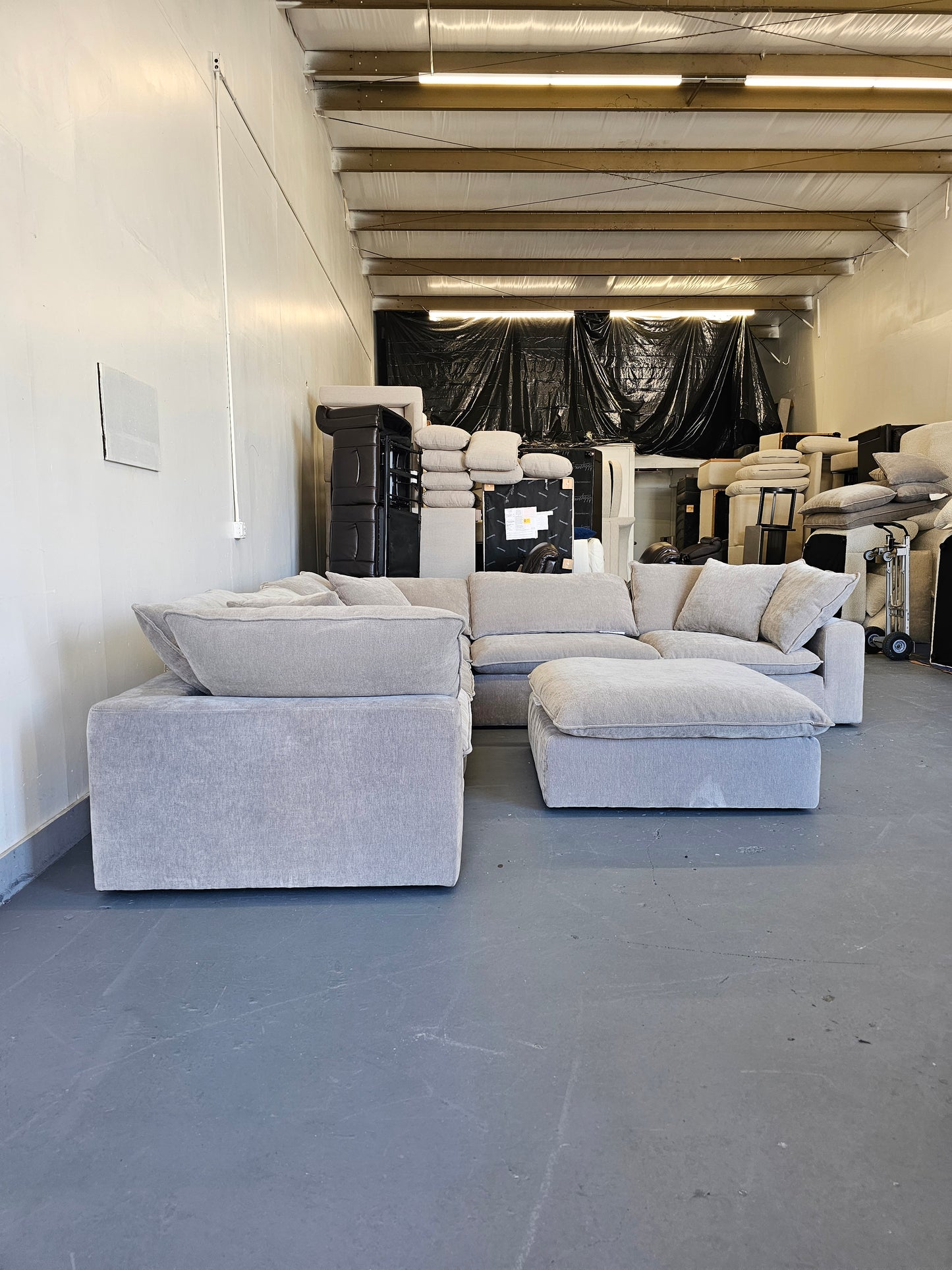 Sereen 6 piece Fabric Sectional