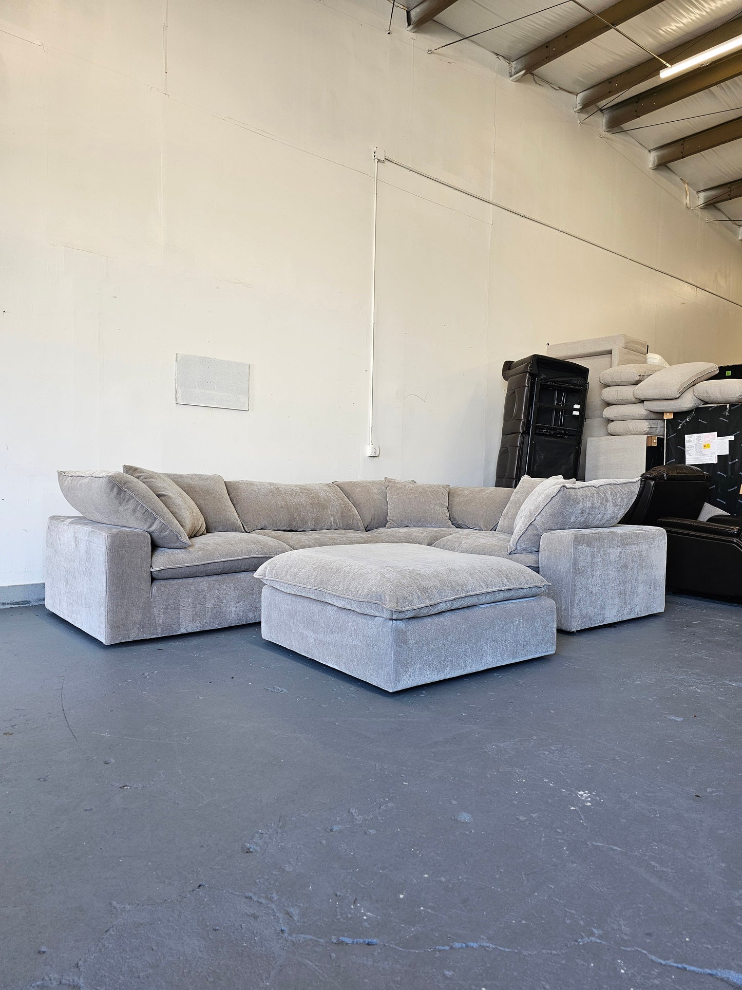 Sereen 6 piece Fabric Sectional