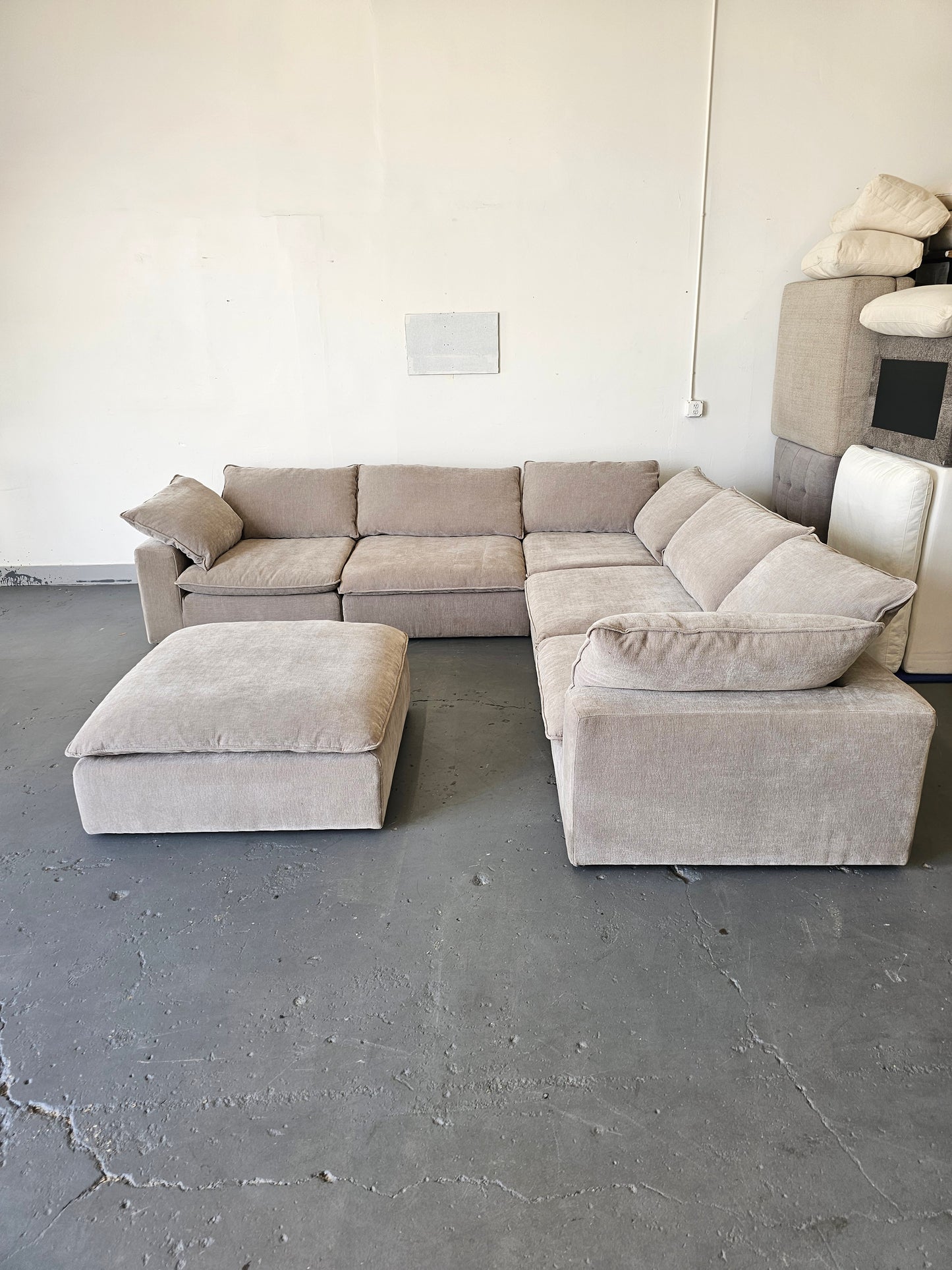 Sereen fabric sectional
