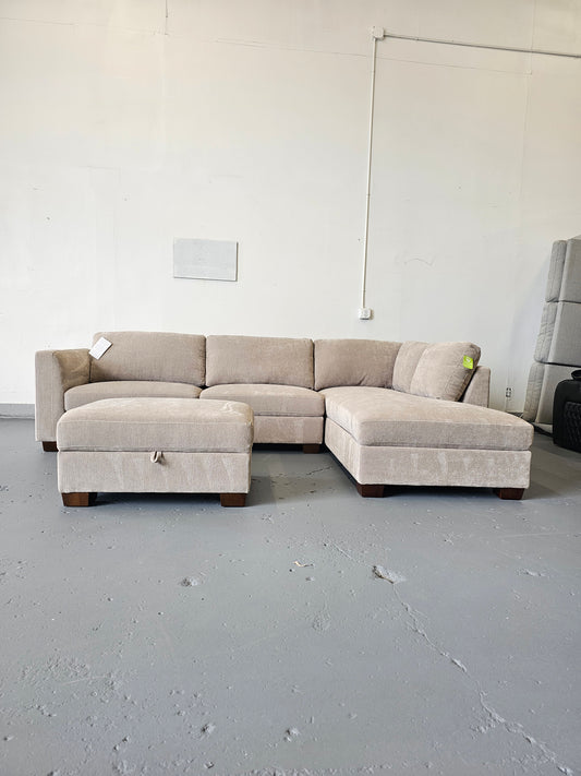 Walsen Sectional with Storage Ottoman