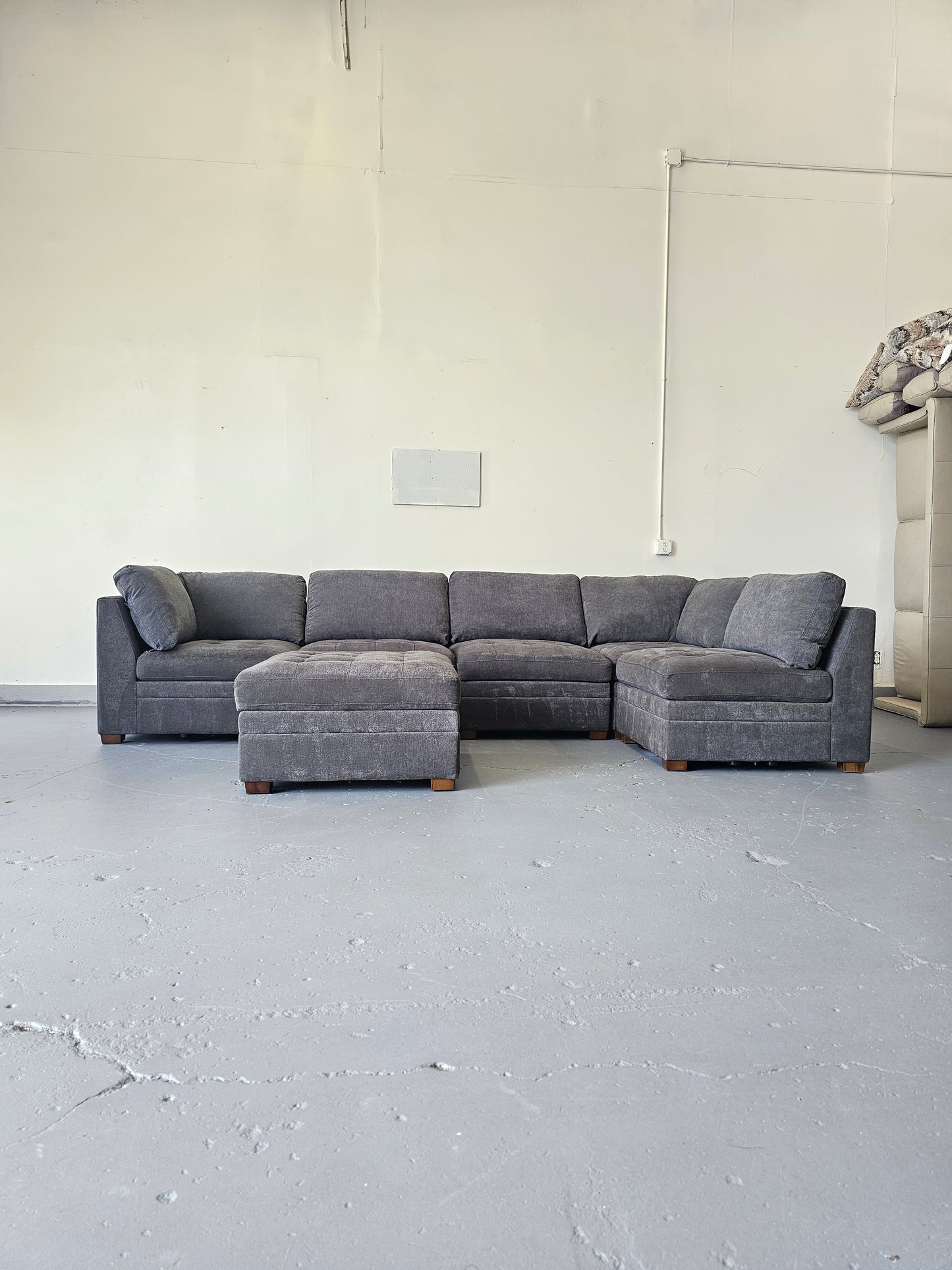 Thomasville Tisdale Dark Grey